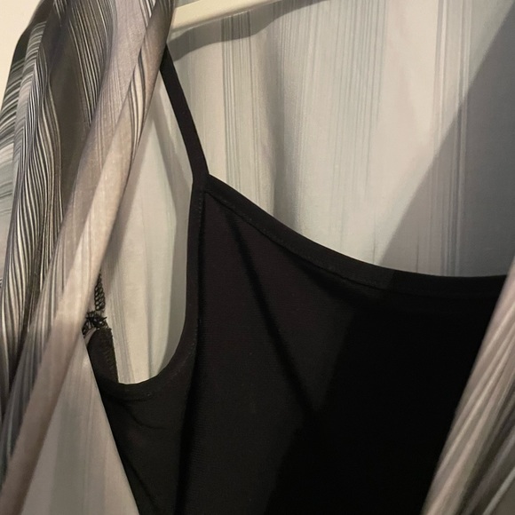 Black and white plaid style blouse, size medium. - Picture 6 of 6